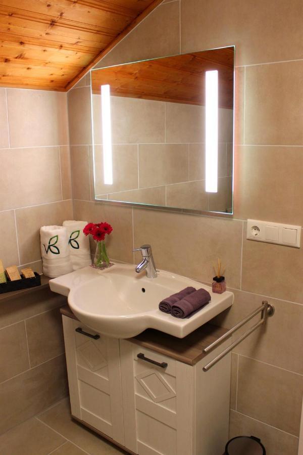 Villa Bischofsberg - Laerchen-Wellness Apartment ヴィンディッシュガルシュテン エクステリア 写真